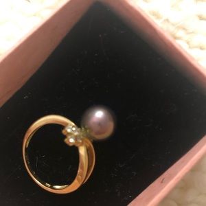 18k authentic Japan gold and akoya pearl ring, 4.5 size with 0.04k diamond.
